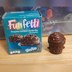 Shopkins Brown Funfetti Chocolate Cupcake Mini Figure